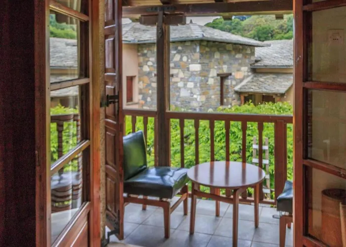 Calliope's Stone Manor Holiday home *